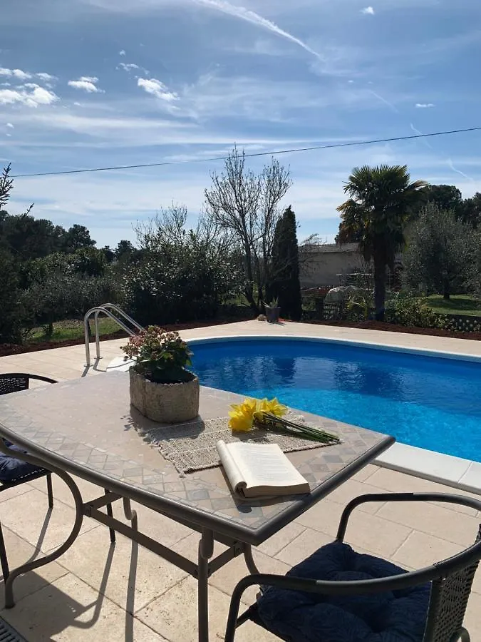 Villa Ljubica With Big Beautiful Garden Višnjan Kroatien